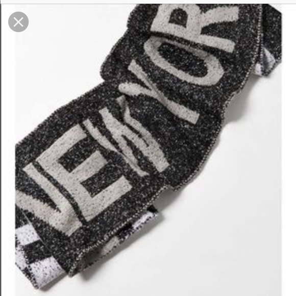 Urban Outfitters City Intarsia New York Scarf - Picture 2 of 6